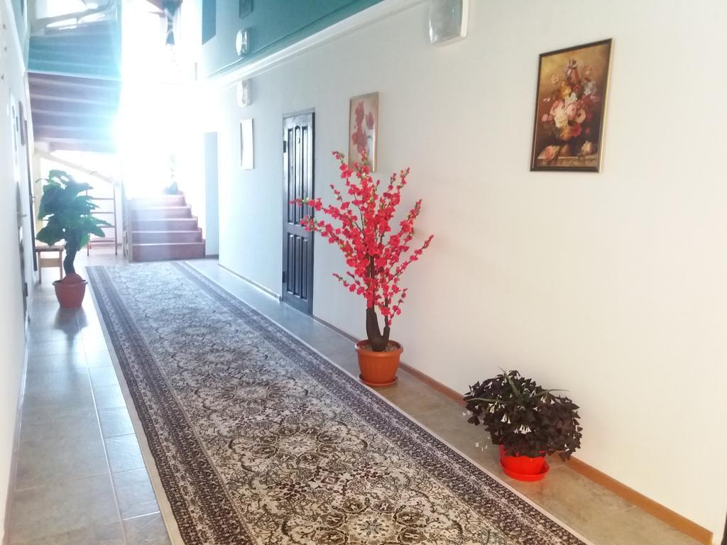Guest House Arbat 乔尔蓬阿塔 外观 照片